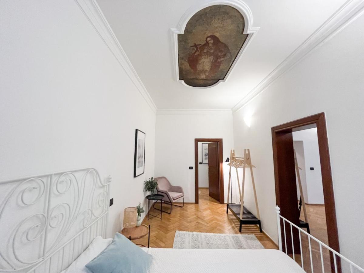 Best Price & Location - Historic Square Residency 프라하 외부 사진