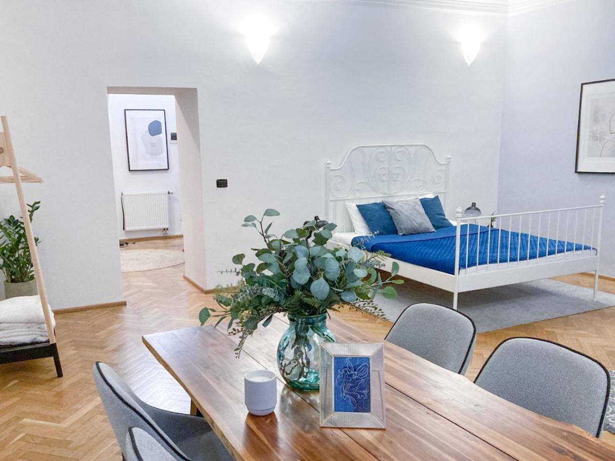 Best Price & Location - Historic Square Residency 프라하 외부 사진