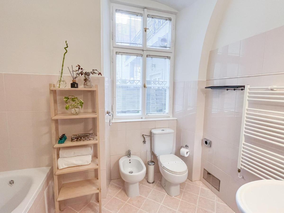 Best Price & Location - Historic Square Residency 프라하 외부 사진