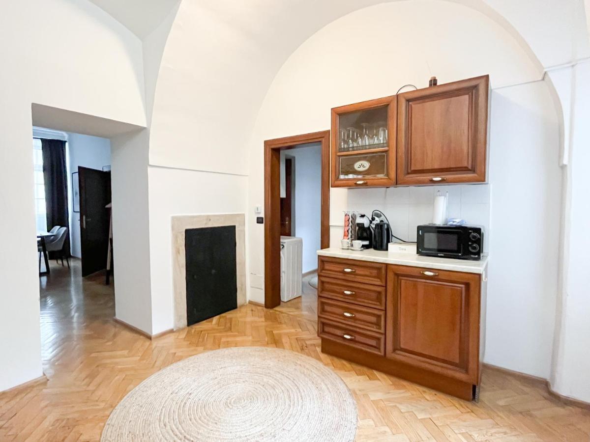 Best Price & Location - Historic Square Residency 프라하 외부 사진