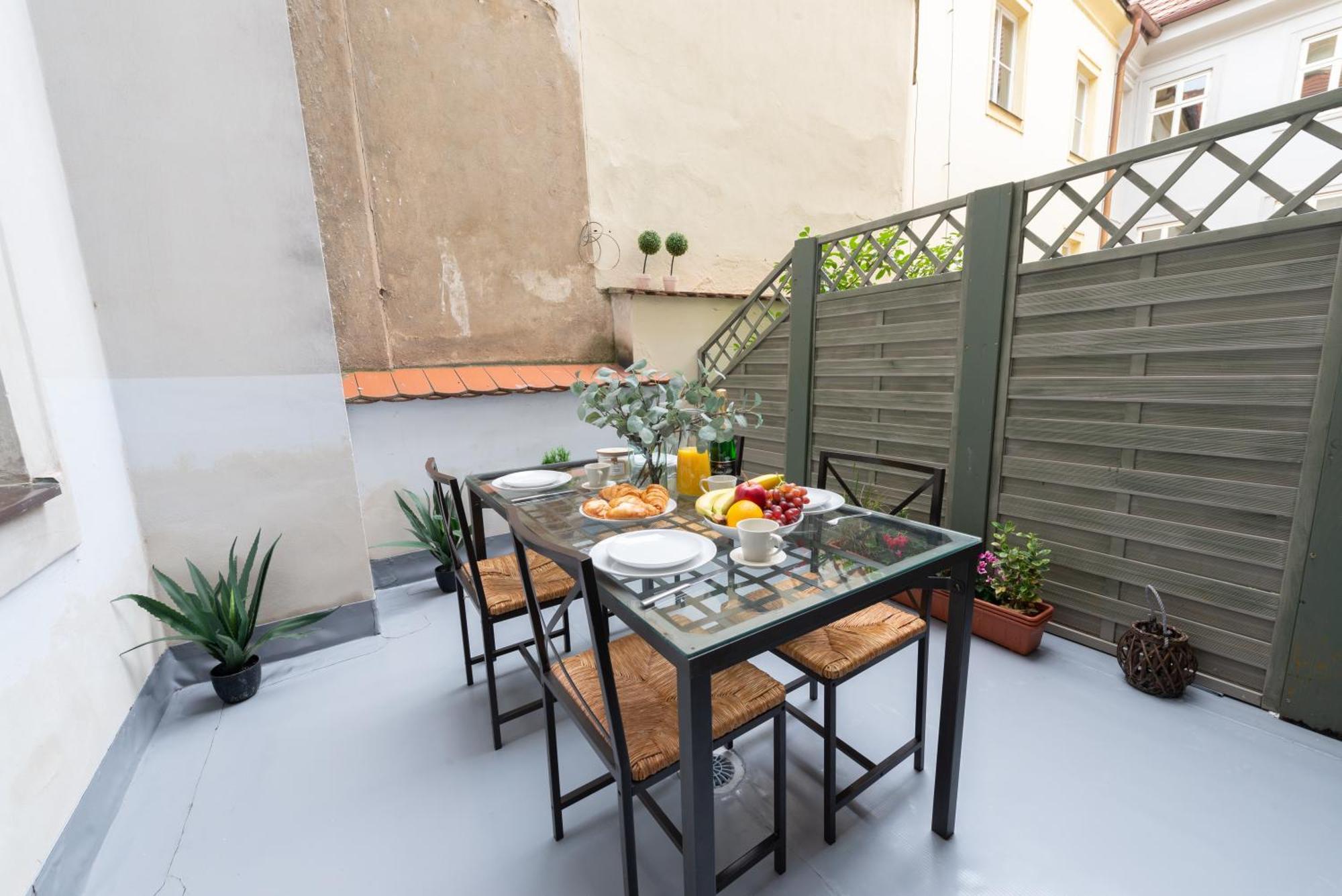 Best Price & Location - Historic Square Residency 프라하 외부 사진